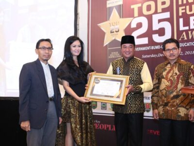 Bupati Lebong Dianugrahi Penghargaan Pemimpin Masa Depan Terbaik