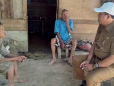 Sekda Seluma Kunjungi Rumah Warga Tak Layak Huni