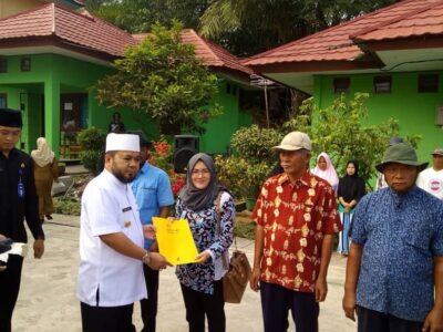 Pemkot Serahkan Bantuan Alsintan