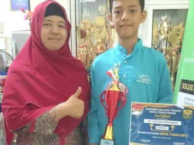 Siswa MTsN 1 Kota Bengkulu Raih Prestasi Cabor Bulutangkis