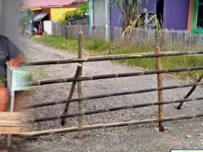 Akses Menuju Pasar Merpas Ditutup Warga, Ini Pasalnya