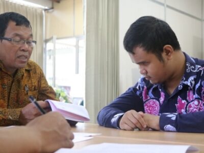 Perjuangan Taufik dan Choirul, Penyandang Tuna Netra Ikut Seleksi Masuk UGM