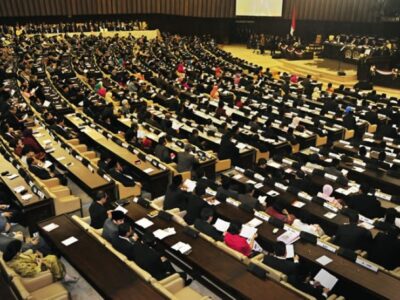 KPU Larangan Eks Koruptor Nyaleg, Melanggar Undang-Undang !