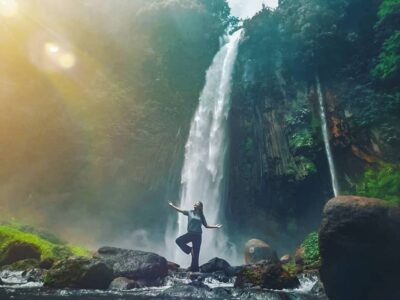 Pesona Panas Dingin Air Terjun Tri Muara Karang