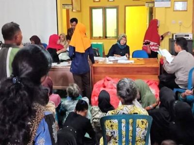 Dukcapil Seluma Jemput Bola Layani Warga Rekam E-KTP