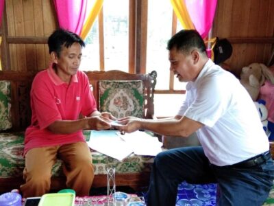 Maksimalkan Pelayanan Adminduk, Dukcapil Seluma Antar Langsung E-KTP Kepada Warga