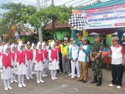 Peringati Hardiknas, Diknasbud Seluma Gelar Lomba Gerak Jalan Indah