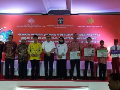 Walikota Terima Penghargaan dari Menteri Hukum dan HAM