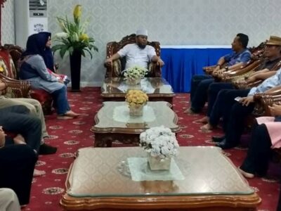 Walikota Instruksikan OPD Gotong Royong Tangani Kebakaran Pasar Minggu