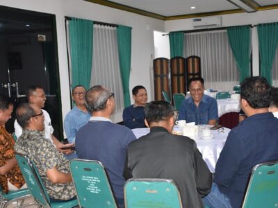 Pangdam Brawijaya dan Danrem Bhaskara Jaya Cangkruk Bareng Jurnalis