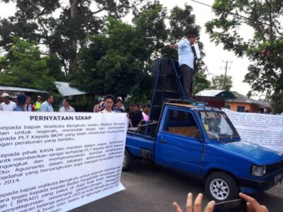 Demo Kantor Wali Kota: Copot Kadis PUPR, Usut Potongan 5 Persen Per OPD