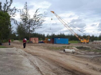 Terekam Warga, Pekerja Asing Teluk Sepang Sembunyi di Semak-Semak Saat Razia Imigrasi