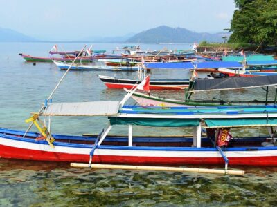 Nelayan Bengkulu Selatan Dibantu Perahu Tempel