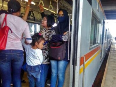 Berdiri atau Duduk?