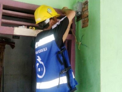 Tingkatkan Kualitas Pelayanan, PLN Ganti Meteran Listrik Warga yang Rusak