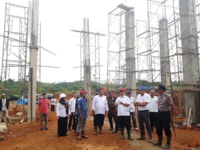Bupati Bundra Tinjau Pekerjaan Fisik Dinas PUPR Seluma