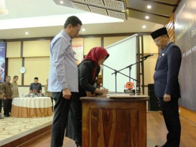 Lantik Direktur Kepatuhan, Ini Pesan Gubernur Rohidin untuk Bank Bengkulu