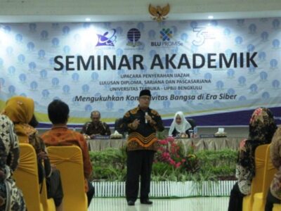Dihadapan Wisudawan UT, Kadis Kominfotik Jelaskan Sistem Pemerintahan Berbasis Elektronik