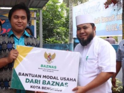 Warga Sumber Jaya Terima Bantuan Modal Usaha