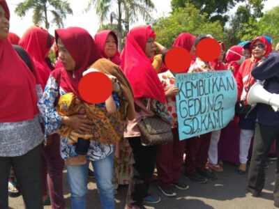SD 62 Kembali Begejolak, Wali Murid Demo