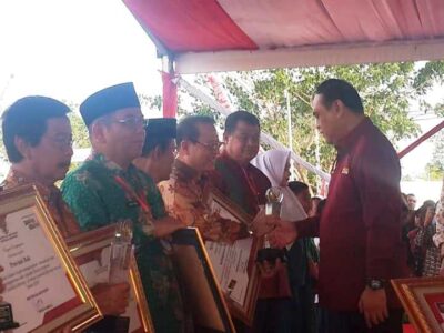 Bupati Seluma Raih Award Revolusi Mental