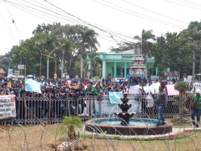 Demo Ribuan Mahasiswa Lintas Kampus di Bengkulu Ricuh