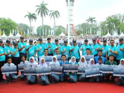 Ciptakan Inklusi Keuangan, Pemprov dan OJK Bagikan 10 Ribu Polis Asuransi