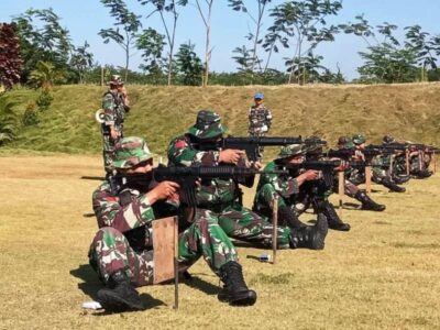 Tingkatkan Kemampuan Prajurit, Menarmed 1/PY/2-Kostrad Gelar Latihan Menembak