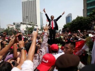 Aktivis HAM: Pelantikan Jokowi Dulu Ramai Diarak, Kini Dikawal Aparat