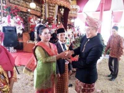 Desa Muara Pulutan Raih Juara Umum Lomba Tari Andun
