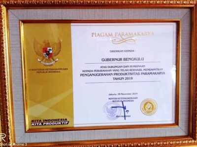 Gubernur Bengkulu Raih Penghargaan Paramakarya 2019