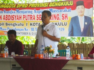 Warga Keluhkan Saluran Irigasi Tersumbat dan Lampu Jalan