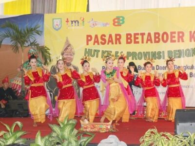 Tari Pancung Gunia Meriahkan Acara Puncak Pasar Betaboer di TMII