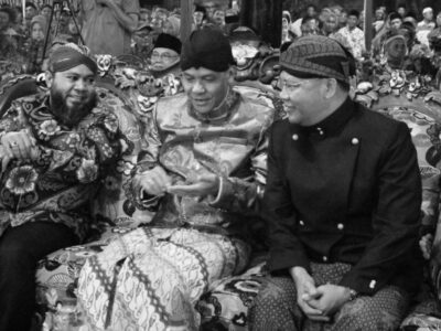 Blangkon, Rohidin dan Helmi