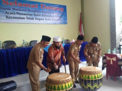 Wali Kota Helmi Resmikan Posyandu Kelurahan Berkas