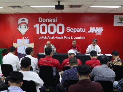 Gandeng BAZNAS, JNE Donasikan 1.000 Pasang Sepatu untuk Anak Korban Bencana Palu dan Lombok