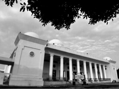 Cawe-Cawe Proyek Masjid