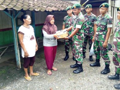 Angicipi Peduli, Yonarmed 12/Divif 2 Kostrad Bagikan Perlengkapan Sekolah