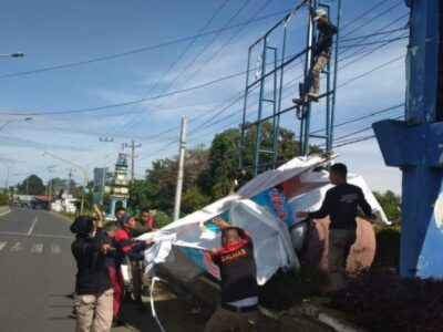 Jelang Kunjungan Presiden, Baliho, Spanduk Liar hingga PKL Ditertibkan