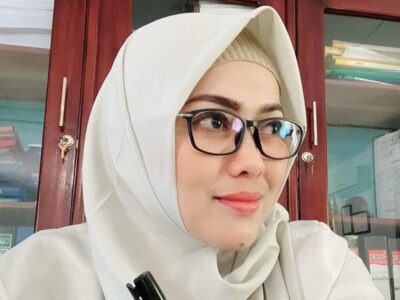 Membangun Sambil Merobohkan