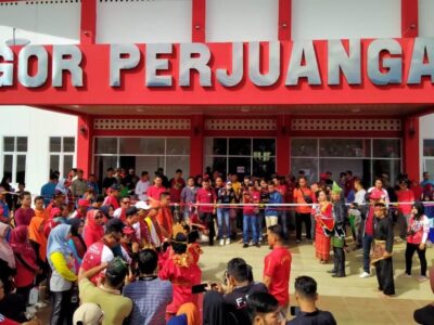 Resmikan GOR, Mian Segera Bangun Sport Center