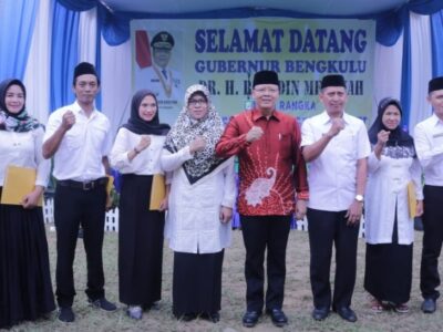 Serahkan 389 SK GTT/ PTT, Gubernur Rohidin: Semoga Jadi Awal yang Jelas dan Adil!