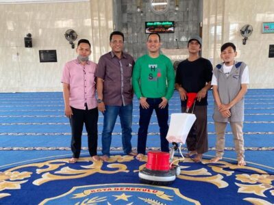 Cegah Wabah Corona, Pemuda Muhammadiyah Kota Bengkulu Bersih-Bersih Masjid