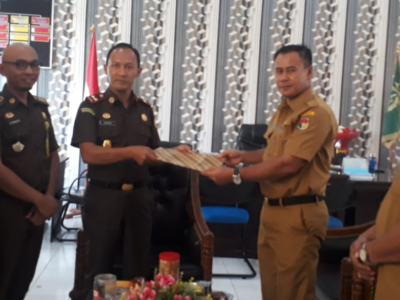 Kejari Serahkan Legal Opinion Terkait Penghapusan Aset Daerah