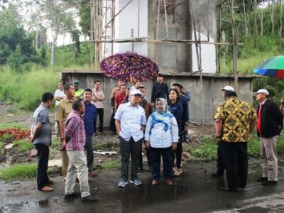 Kunker, Gubernur Bersama Kepala Dinas PUPR Provinsi Tinjau Progres Pembangunan Gapura Perbatasan