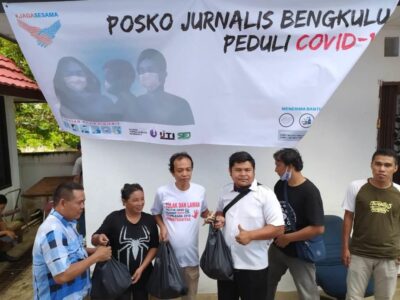 Bantu Dampak Covid-19, Jurnalis Bengkulu Salurkan Paket Sembako dan Alkes