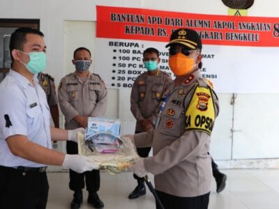 Kapolda Bengkulu Salurkan Bantuan APD Akpol 87 Ke RS Bhayangkara
