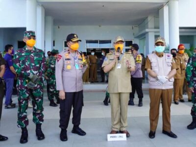 Ringankan Beban Warga, Gubernur Bagi Beras ke Warga Seluma