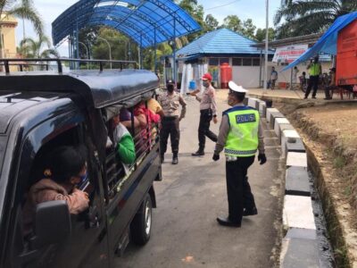 Polda Paksa 41 Kendaraan Berniat Masuk Bengkulu Putar Balik
