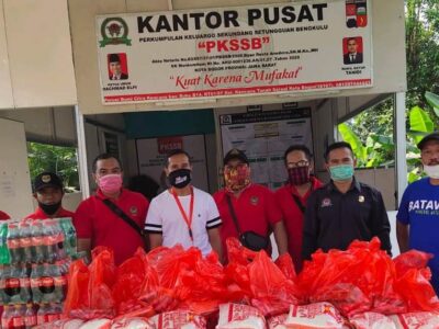 Keluarga Sekundang Setungguan di Bogor Berbagi dengan Anak Yatim